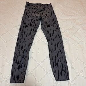 Lululemon InStill High Rise Tight 6 ThreeD Camo Jacquard Asphalt Grey Black 25”